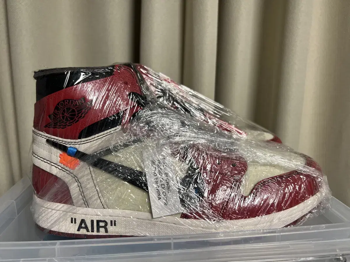 Jordan 1 x Off-White Retro High Chicago